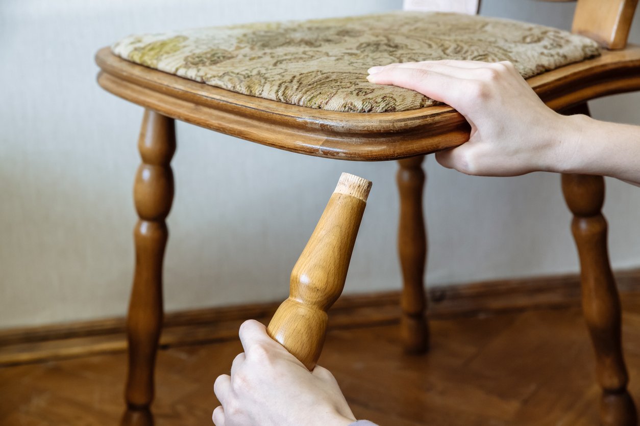 Furniture repair page_broken chair 2