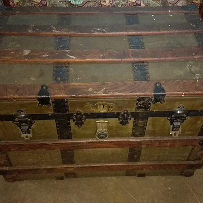 antique trunk restoration trunk before 1